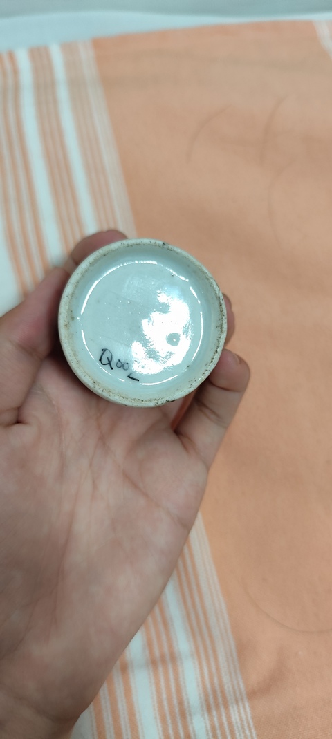 古玩陶瓷花卉紋青花水盂真品鑒賞圖