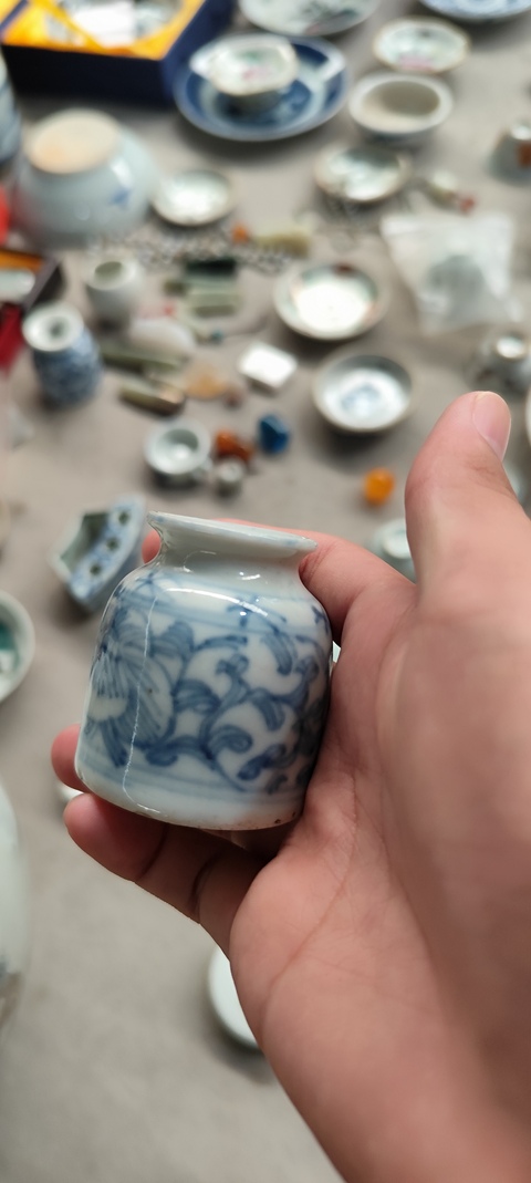 古玩陶瓷花卉紋青花水盂真品鑒賞圖