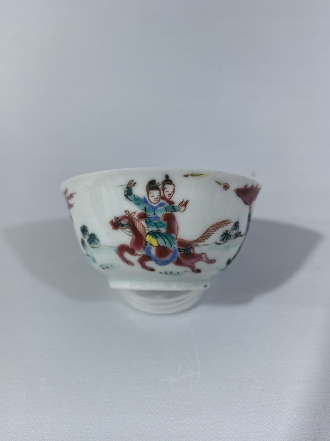 古玩陶瓷雍正粉彩人物杯真品鑒賞圖