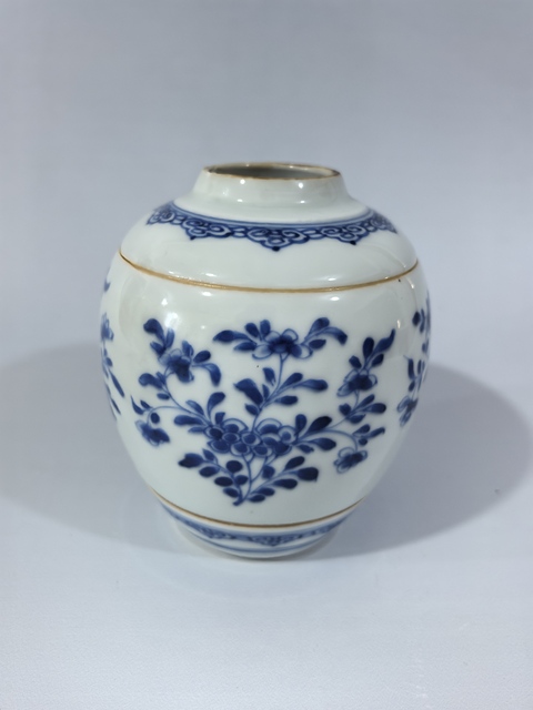 古玩陶瓷康熙青花花卉罐真品鑒賞圖