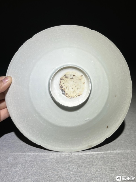 古玩陶瓷青白釉刻花葵口碗真品鑒賞圖