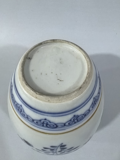 古玩陶瓷康熙青花花卉罐真品鑒賞圖