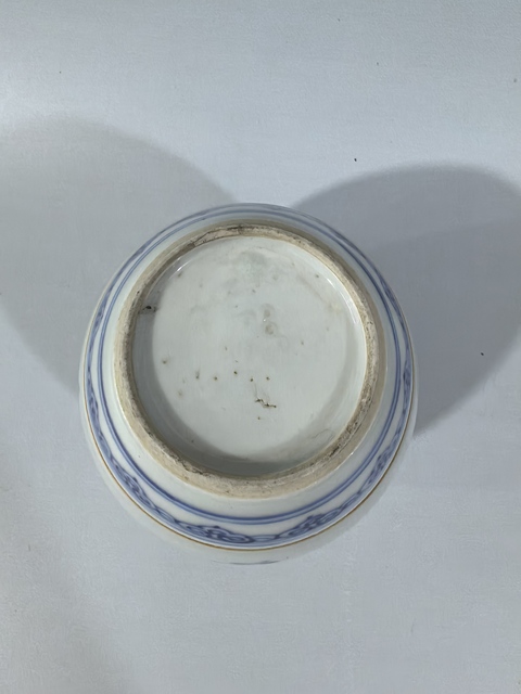 古玩陶瓷康熙青花花卉罐真品鑒賞圖