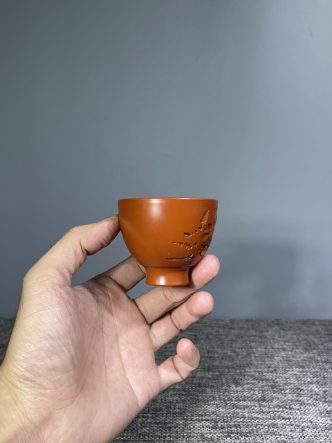 古玩陶瓷創(chuàng)匯.朱泥料螃蟹刻花茶杯拍賣，當(dāng)前價(jià)格0元