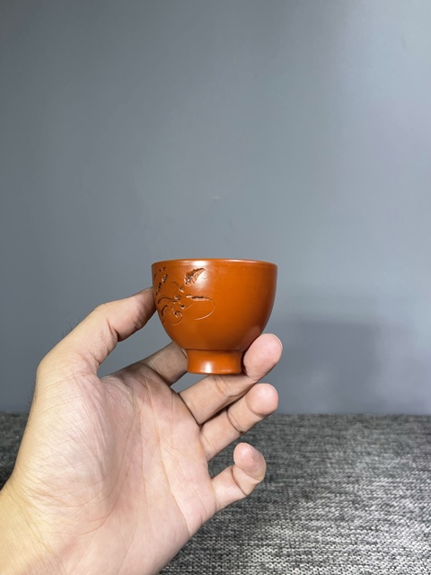 古玩陶瓷創(chuàng)匯.朱泥料螃蟹刻花茶杯拍賣，當(dāng)前價(jià)格0元