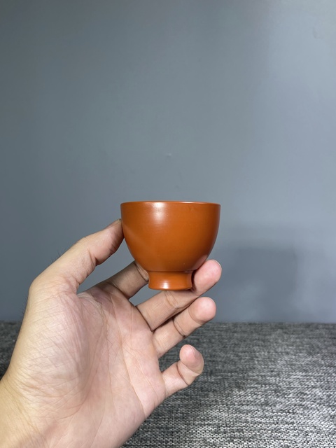 古玩陶瓷創(chuàng)匯.朱泥料螃蟹刻花茶杯拍賣，當(dāng)前價(jià)格0元