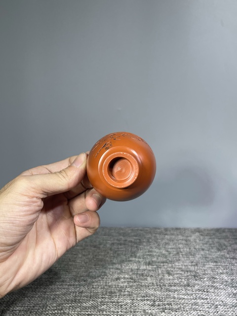 古玩陶瓷創(chuàng)匯.朱泥料螃蟹刻花茶杯拍賣，當(dāng)前價(jià)格0元
