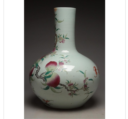 古玩陶瓷粉彩桃紋天球瓶真品鑒賞圖