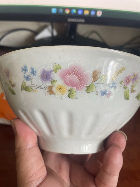 古玩陶瓷貼印花卉紋碗真品鑒賞圖