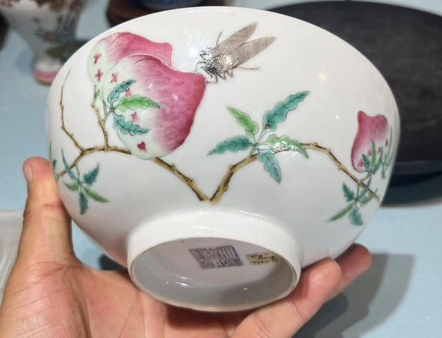 古玩陶瓷洪福齊天一鳴驚人粉彩碗真品鑒賞圖