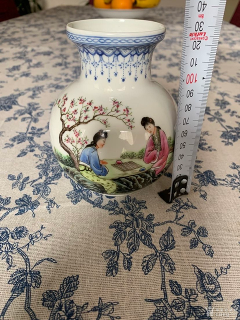 古玩陶瓷粉彩人物蘋果尊真品鑒賞圖
