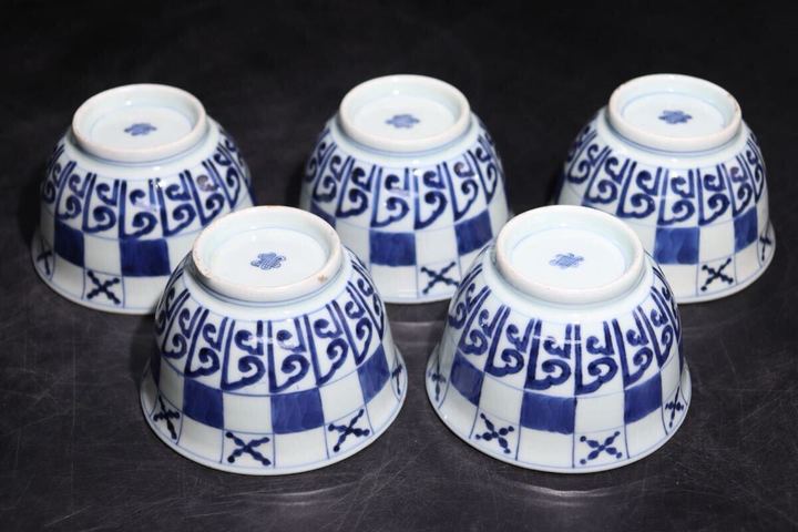 古玩陶瓷日本明治古瀨戶青花茶杯 真品鑒賞圖