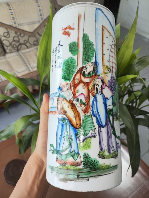 古玩陶瓷粉彩天官賜福圖紋帽筒真品鑒賞圖
