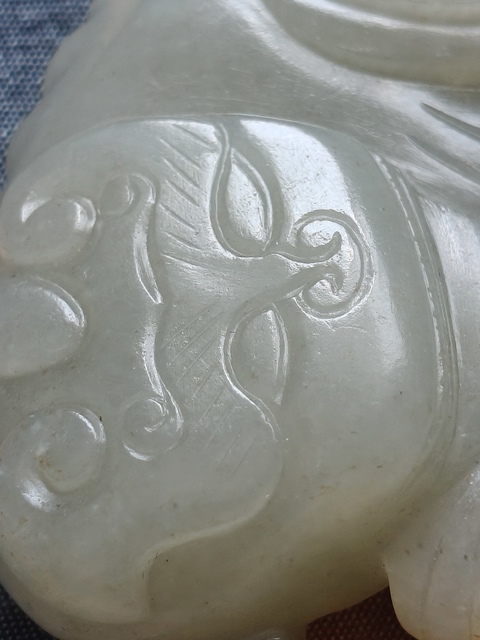 古玩玉器現(xiàn)代和田玉工藝品真品鑒賞圖