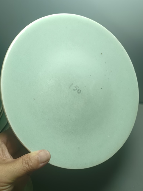 古玩陶瓷精美清中期豆青釉大盤拍賣，當前價格299元