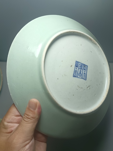 古玩陶瓷精美清中期豆青釉大盤拍賣，當前價格299元