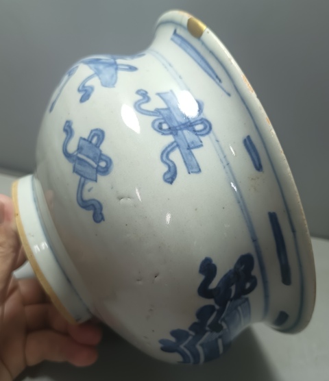 古玩陶瓷博古圖青花圈足缽式香爐真品鑒賞圖