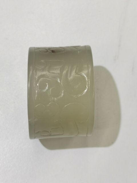 古玩玉器和田玉雕“獸面紋扳指”真品鑒賞圖