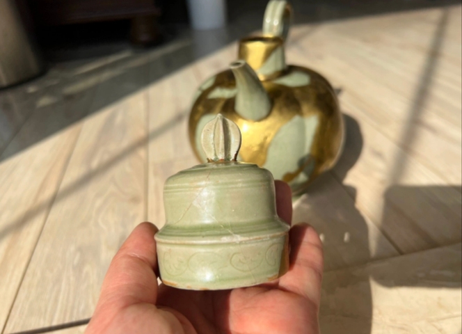 古玩陶瓷青瓷殘壺真品鑒賞圖