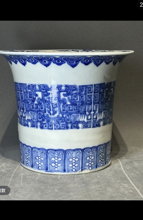 古玩陶瓷青花花盆真品鑒賞圖