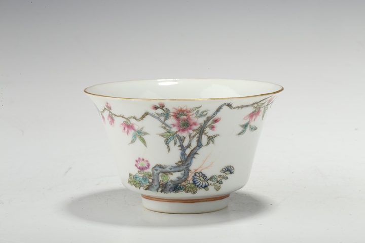 古玩陶瓷民國·粉彩花卉紋茶碗真品鑒賞圖