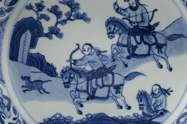 古玩陶瓷清康熙·青花狩獵圖盤拍賣，當前價格716元