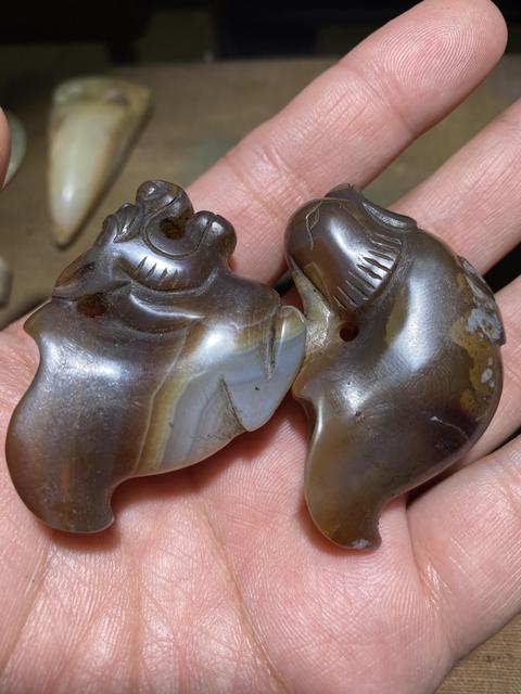 古玩玉器瑪瑙雕刻瑞獸掛件真品鑒賞圖