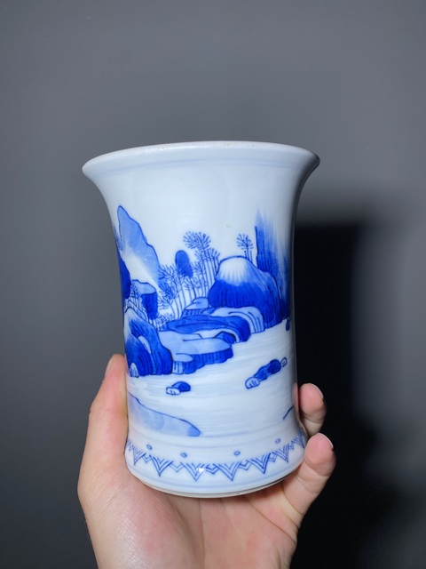 古玩陶瓷清康熙青花山水人物束腰筆筒拍賣，當前價格20000元