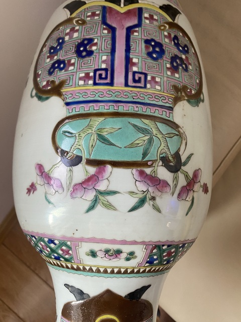 古玩陶瓷晚清粉彩瓶真品鑒賞圖