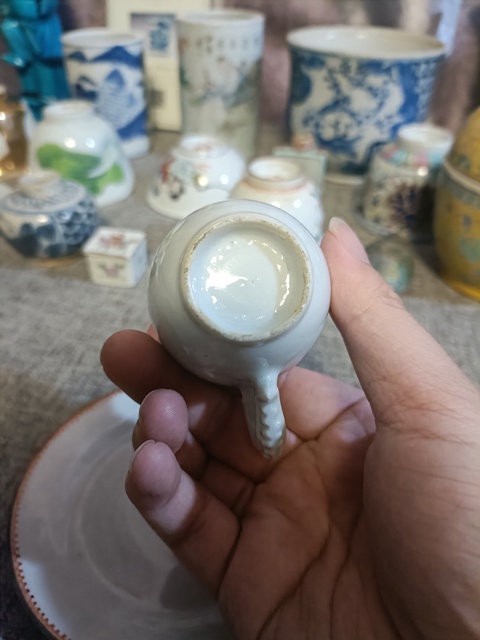 古玩陶瓷廣琺瑯風格花卉紋杯碟真品鑒賞圖