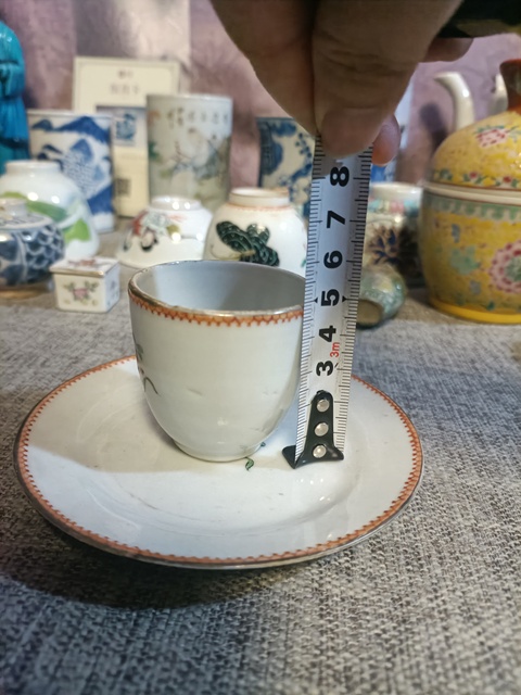 古玩陶瓷廣琺瑯風格花卉紋杯碟真品鑒賞圖