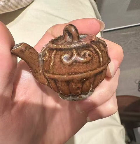 古玩陶瓷褐釉水滴真品鑒賞圖