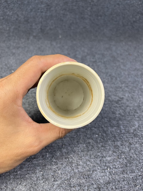 古玩陶瓷粉彩人物故事紋筆筒拍賣,當(dāng)前價(jià)格3888元
