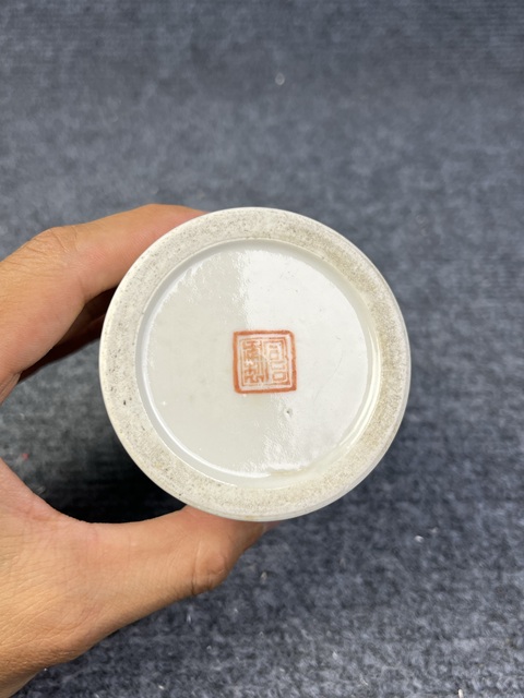 古玩陶瓷粉彩人物故事紋筆筒拍賣,當(dāng)前價(jià)格3888元