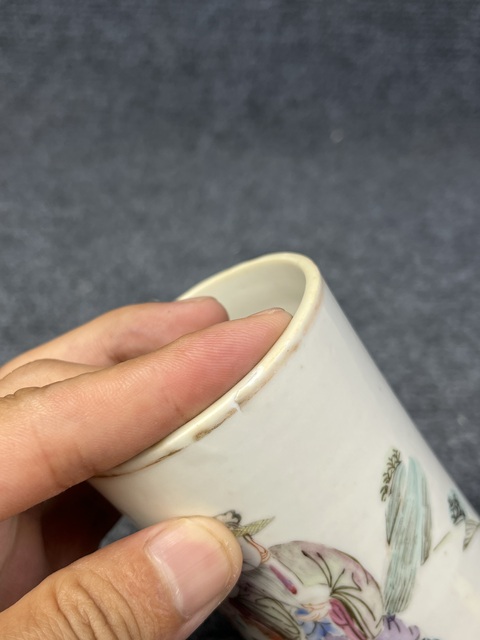 古玩陶瓷粉彩人物故事紋筆筒拍賣,當(dāng)前價(jià)格3888元