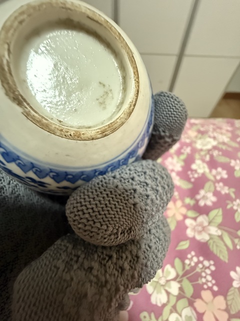 古玩陶瓷青花纏枝蓮紋瓶真品鑒賞圖