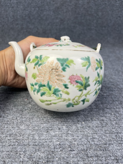古玩陶瓷粉彩杏林春燕花卉紋壺拍賣，當(dāng)前價(jià)格2688元