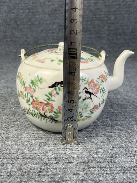 古玩陶瓷粉彩杏林春燕花卉紋壺拍賣，當(dāng)前價(jià)格2688元