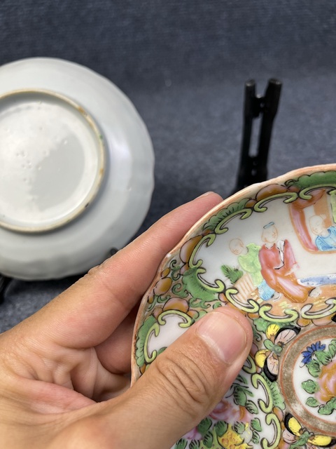 古玩陶瓷廣彩人物花卉紋花口盤一對真品鑒賞圖