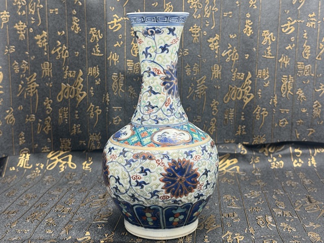 古玩陶瓷光緒·青花纏枝蓮紋賞瓶拍賣，當前價格16800元