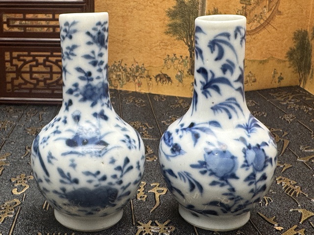古玩陶瓷晚清·青花花鳥紋小天球瓶 一對拍賣，當前價格4580元
