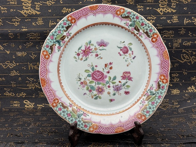 古玩陶瓷粉彩花卉賞盤真品鑒賞圖