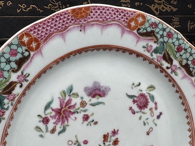 古玩陶瓷粉彩花卉賞盤真品鑒賞圖
