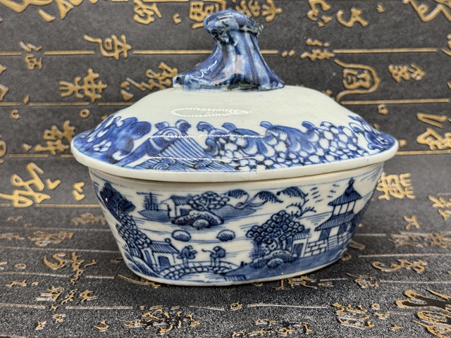 古玩陶瓷青花山水人物蓋盒真品鑒賞圖
