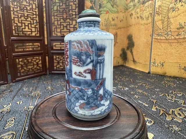 古玩陶瓷青花釉里紅開(kāi)窗人物鼻煙壺拍賣，當(dāng)前價(jià)格19800元