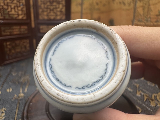 古玩陶瓷青花釉里紅開(kāi)窗人物鼻煙壺拍賣，當(dāng)前價(jià)格19800元