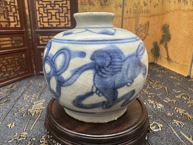 古玩陶瓷明晚期 青花獅子繡球蘋果樽拍賣，當前價格3980元