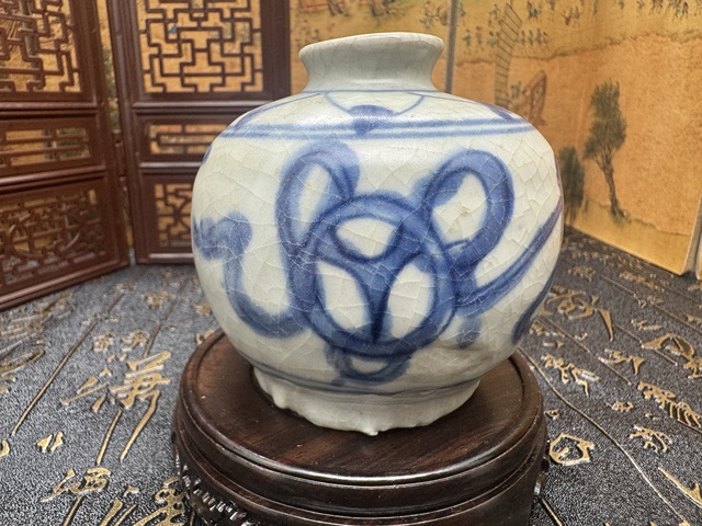 古玩陶瓷明晚期 青花獅子繡球蘋果樽拍賣，當前價格3980元