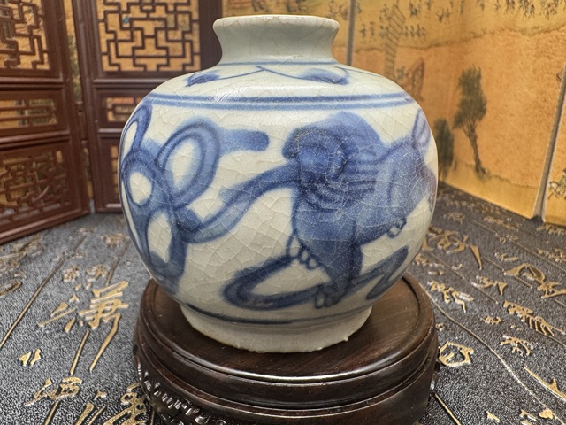 古玩陶瓷明晚期 青花獅子繡球蘋果樽拍賣，當前價格3980元
