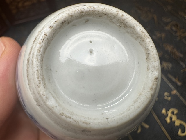 古玩陶瓷清中期 青花纏枝蓮紋鼻煙壺拍賣,當(dāng)前價(jià)格2580元